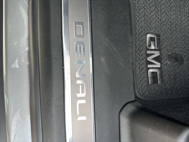 new 2025 GMC Yukon XL car, priced at $95,375