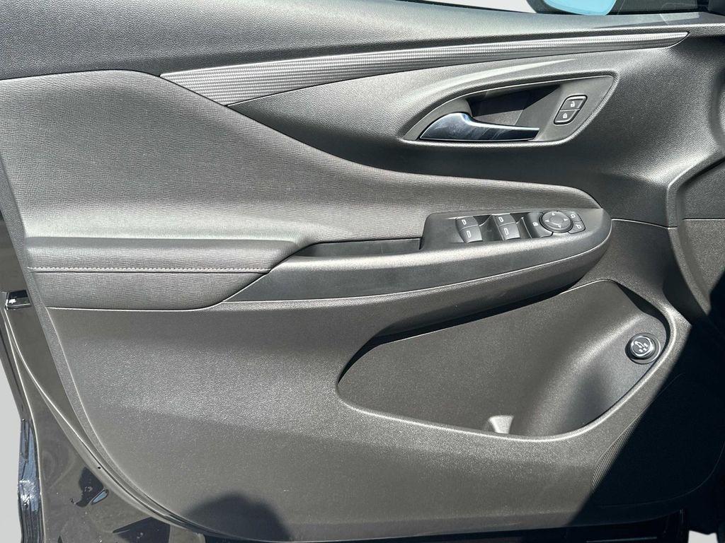 new 2025 Buick Envista car, priced at $29,911