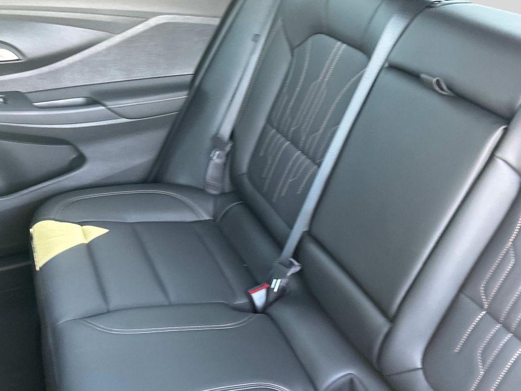 new 2025 Buick Envista car, priced at $29,911