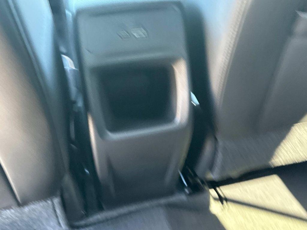 new 2025 Buick Envista car, priced at $29,911