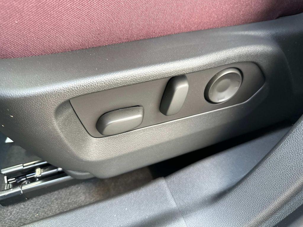 new 2025 Buick Envision car, priced at $42,423