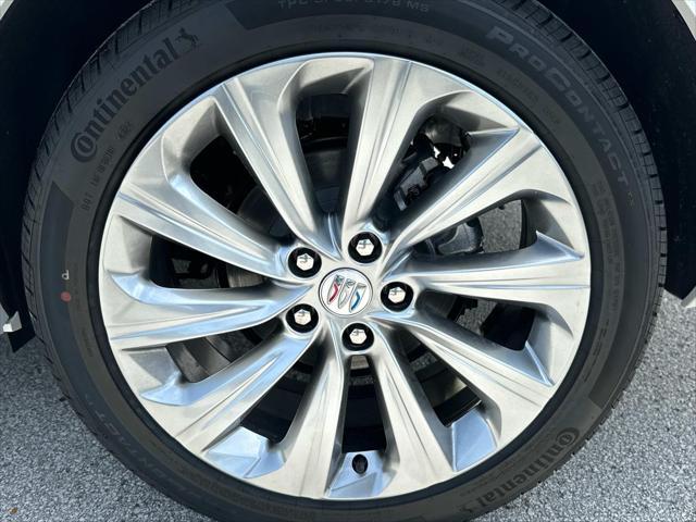 new 2025 Buick Envista car, priced at $31,258