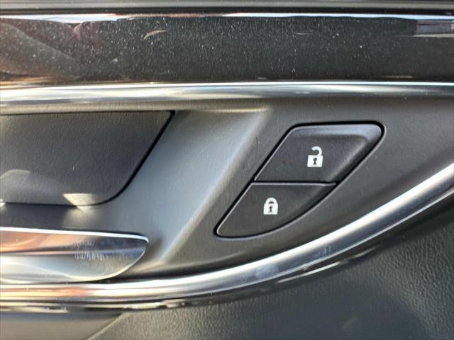new 2025 Buick Envision car, priced at $37,356