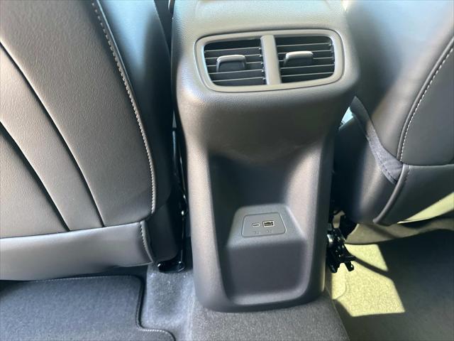new 2025 Buick Envision car, priced at $37,356