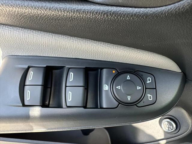 new 2025 Buick Envista car, priced at $30,637