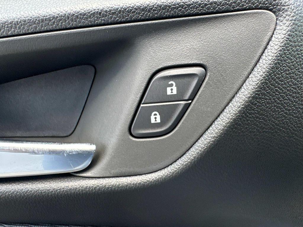 new 2025 Buick Envista car, priced at $30,576