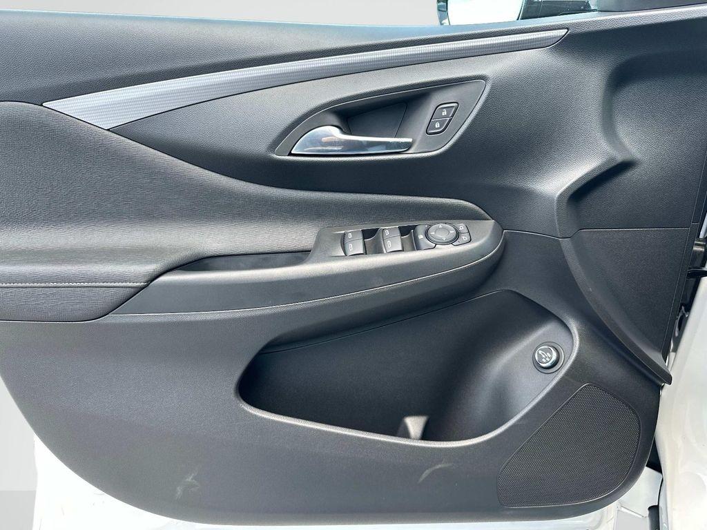 new 2025 Buick Envista car, priced at $30,576