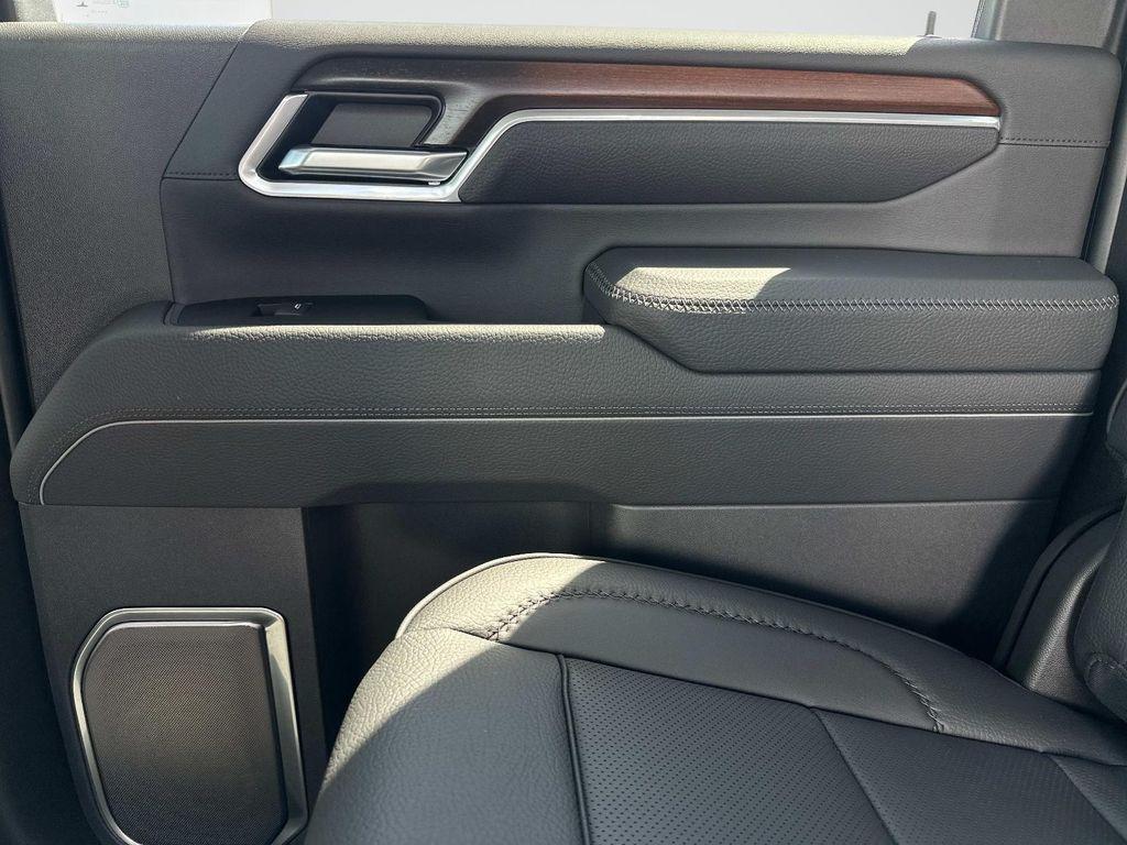 new 2025 GMC Sierra 2500 car, priced at $78,321