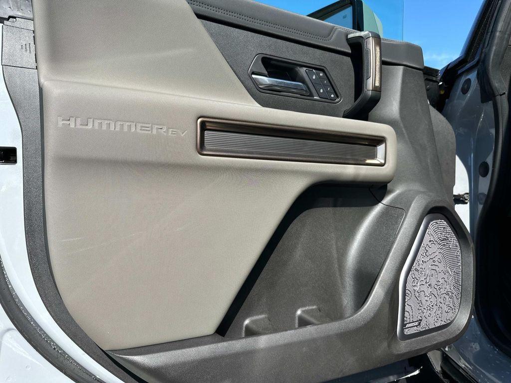 new 2025 GMC HUMMER EV Pickup car, priced at $105,160