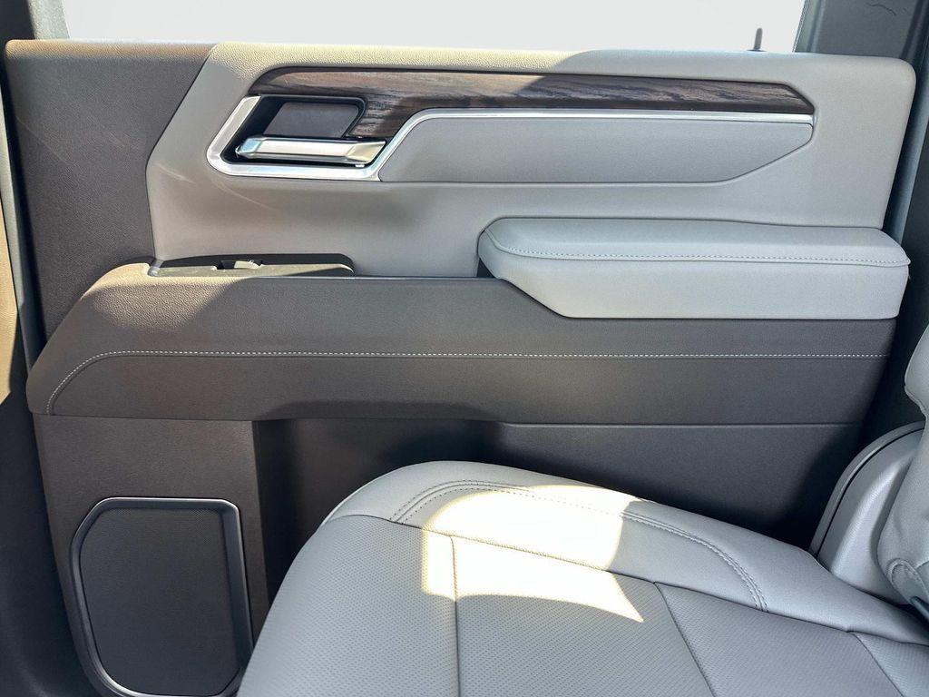 new 2025 GMC Sierra 2500 car, priced at $70,925