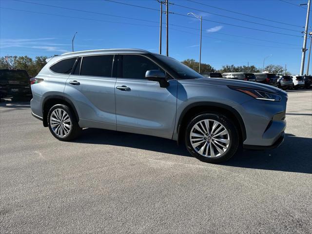 used 2024 Toyota Highlander car, priced at $49,987