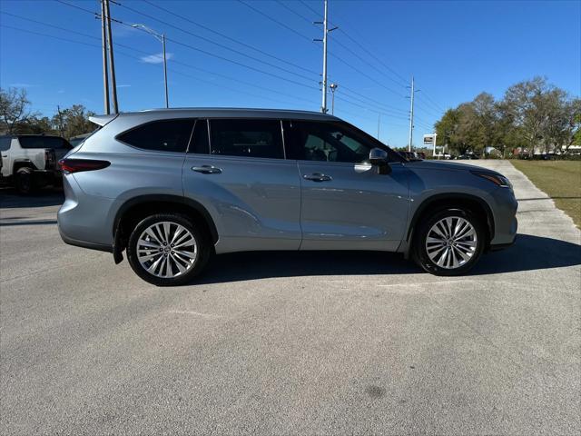 used 2024 Toyota Highlander car, priced at $49,987