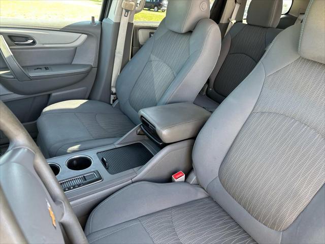 used 2015 Chevrolet Traverse car, priced at $9,728