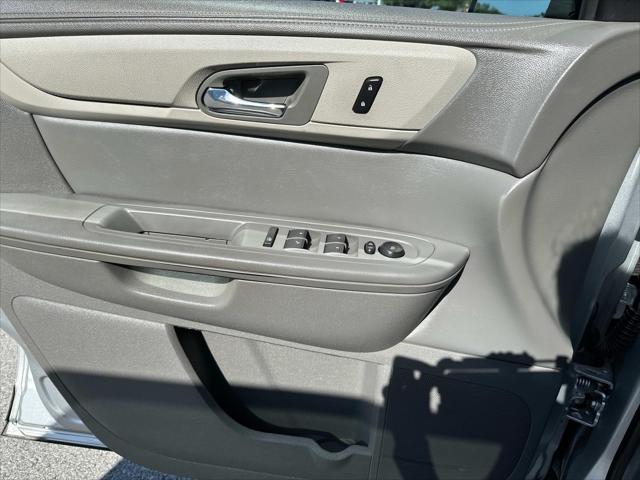 used 2015 Chevrolet Traverse car, priced at $9,728