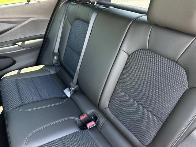 new 2025 Buick Envista car, priced at $27,039