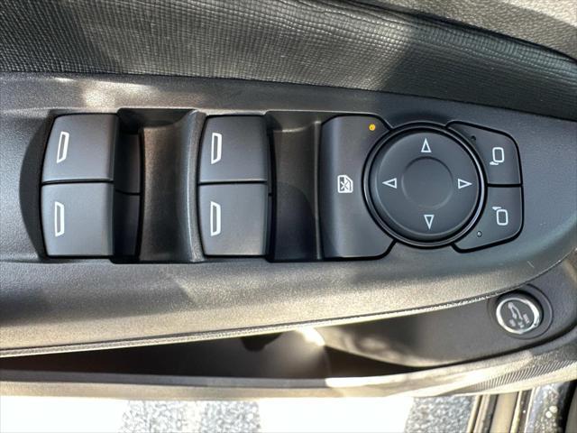 new 2025 Buick Envista car, priced at $27,039