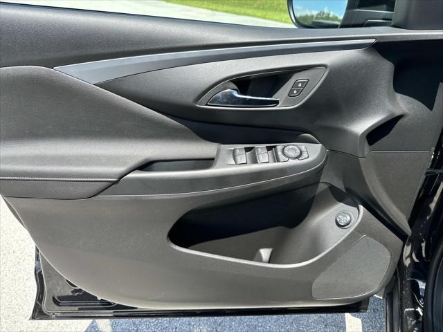 new 2025 Buick Envista car, priced at $27,039