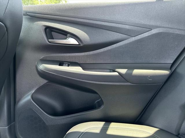 new 2025 Buick Envista car, priced at $27,039