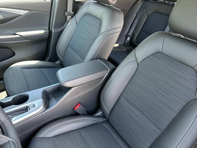 new 2025 Buick Envista car, priced at $27,039