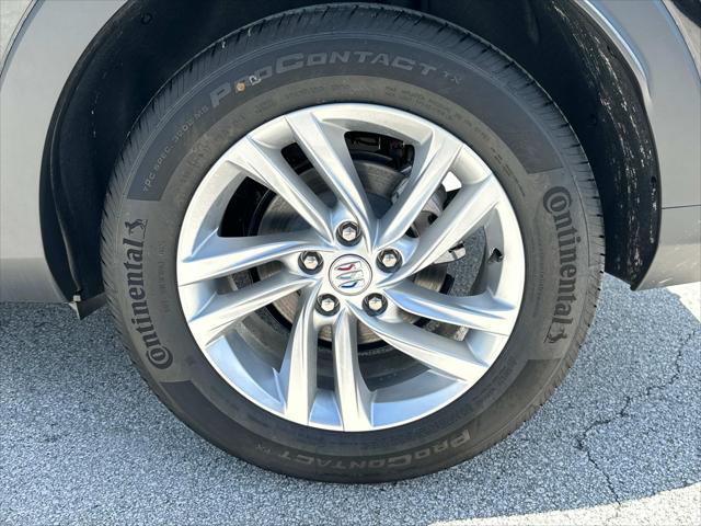 new 2025 Buick Envista car, priced at $27,039