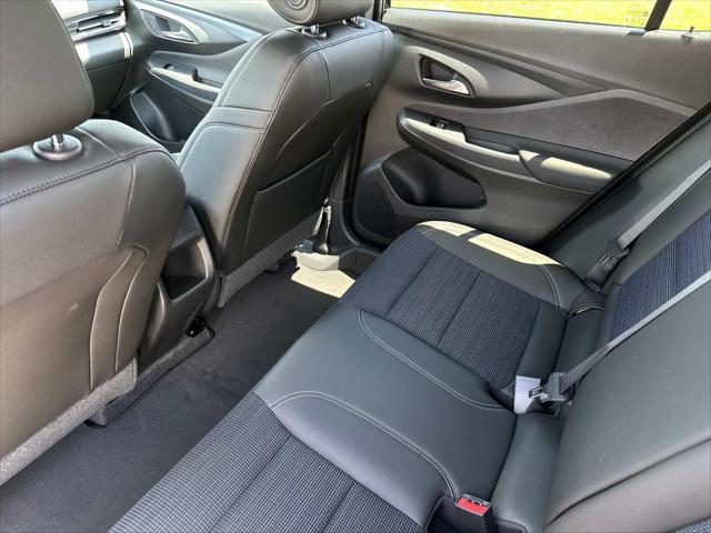 new 2025 Buick Envista car, priced at $27,039