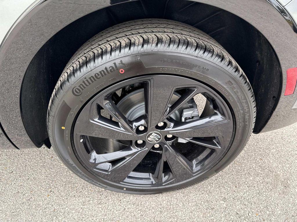 new 2025 Buick Envision car, priced at $42,423