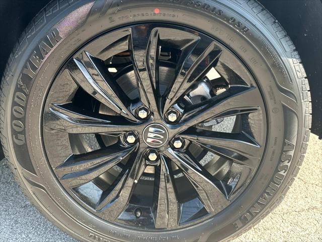 new 2025 Buick Envista car, priced at $26,646