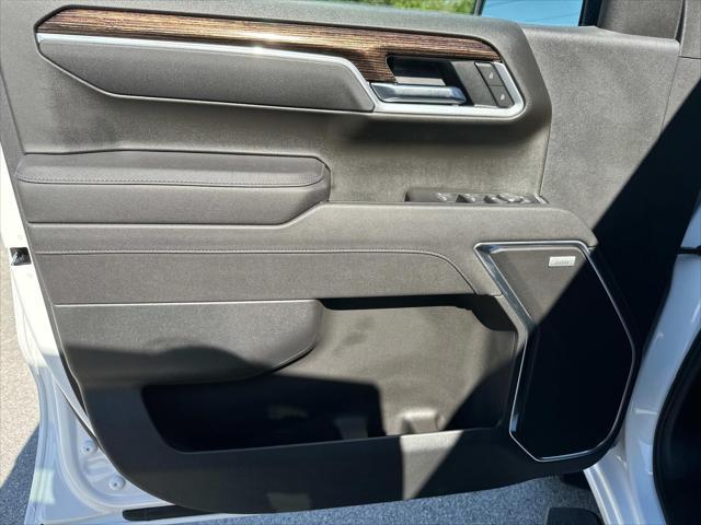 new 2025 GMC Sierra 1500 car, priced at $61,555
