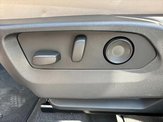 new 2025 Buick Envision car, priced at $37,356