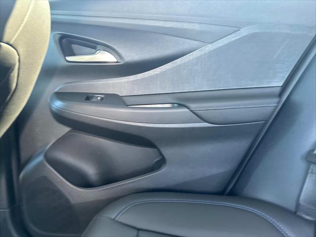 new 2025 Buick Envista car, priced at $28,592