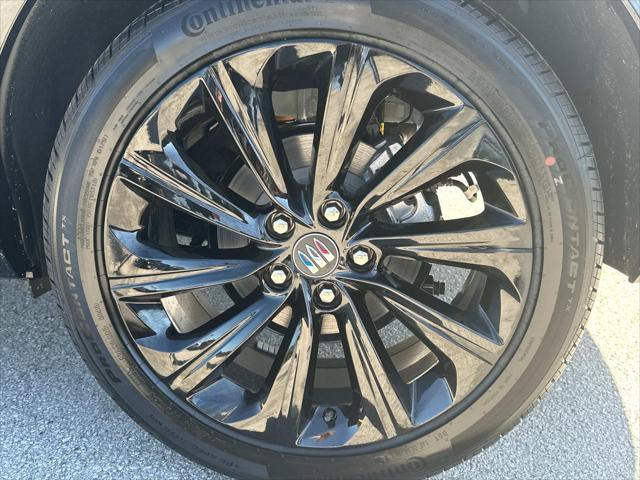 new 2025 Buick Envista car, priced at $28,592