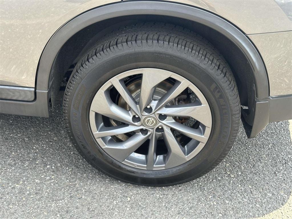 used 2016 Nissan Rogue car, priced at $15,388
