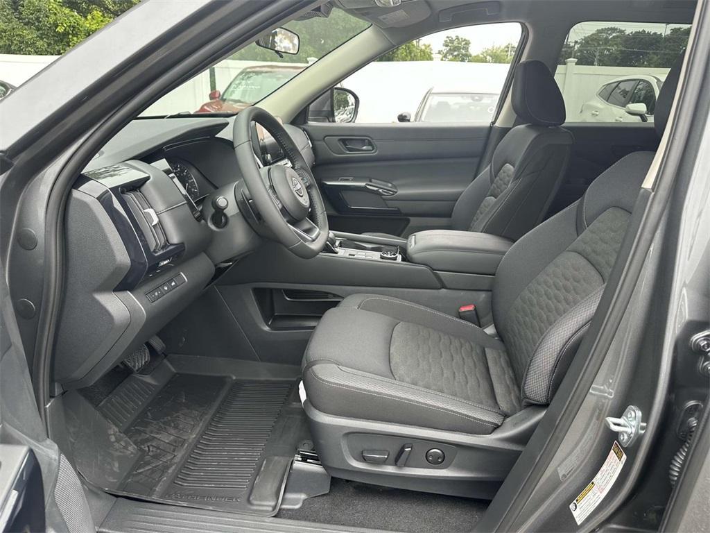new 2025 Nissan Pathfinder car, priced at $45,865