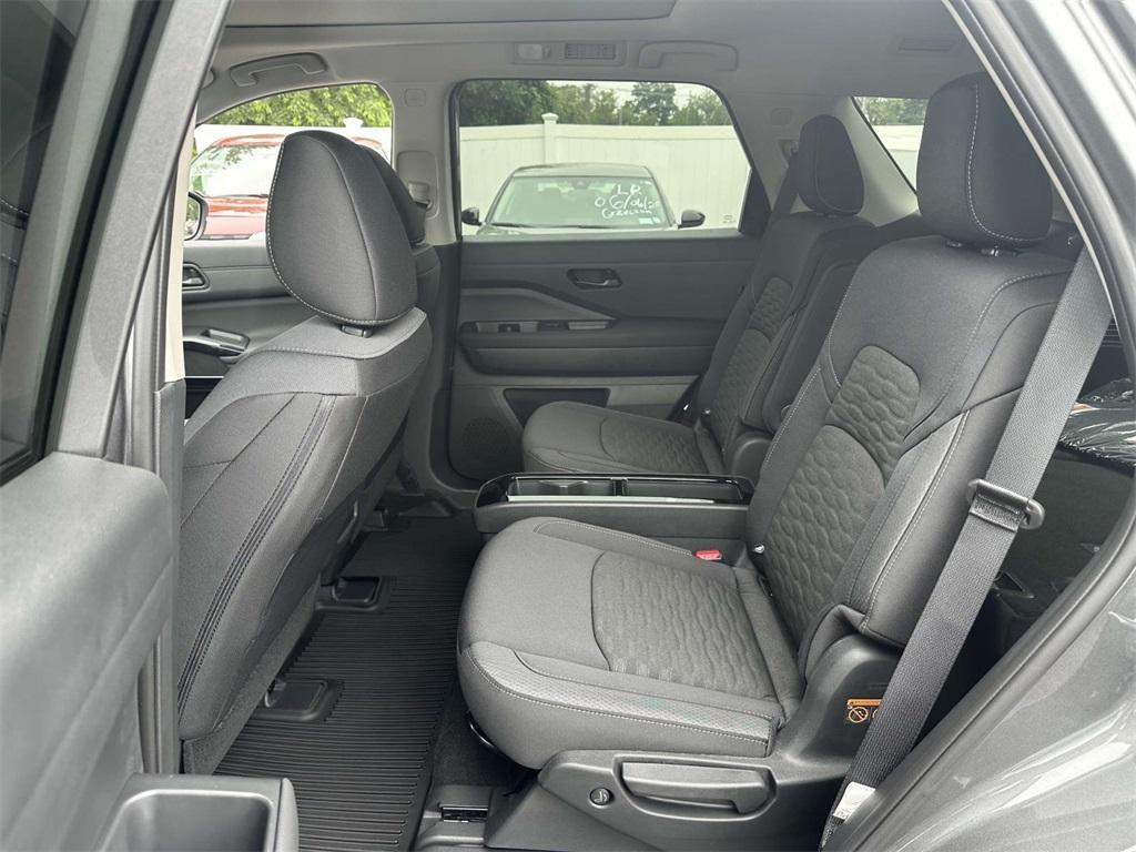 new 2025 Nissan Pathfinder car, priced at $45,865