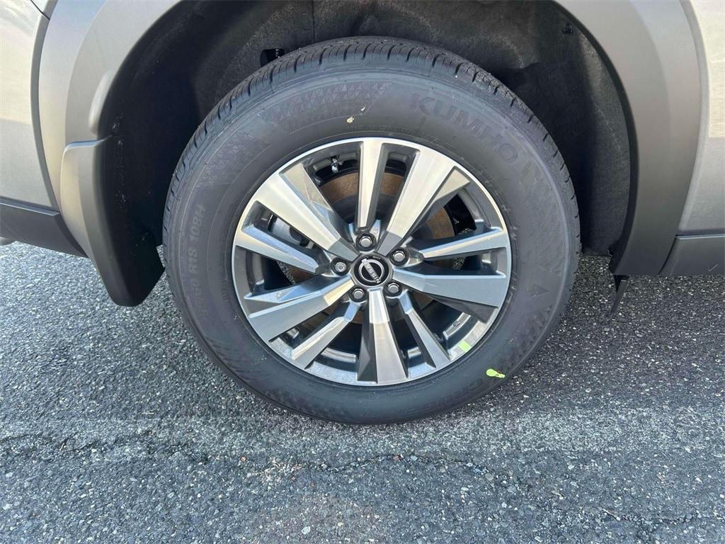 new 2025 Nissan Pathfinder car, priced at $47,700
