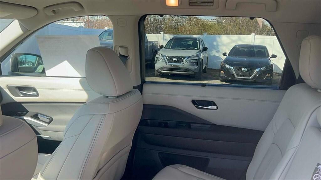 new 2025 Nissan Pathfinder car, priced at $47,700