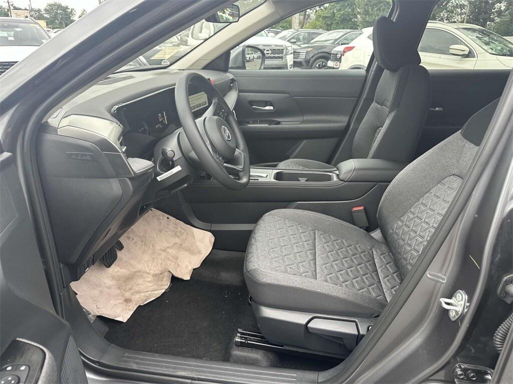 new 2025 Nissan Kicks car, priced at $27,180