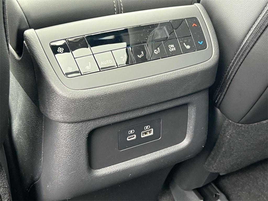 new 2025 Nissan Pathfinder car, priced at $49,555