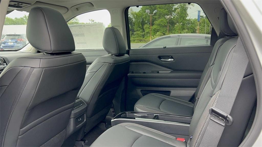 new 2025 Nissan Pathfinder car, priced at $49,555