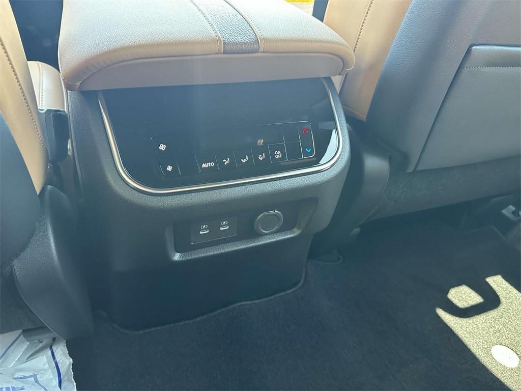 new 2025 Nissan Armada car