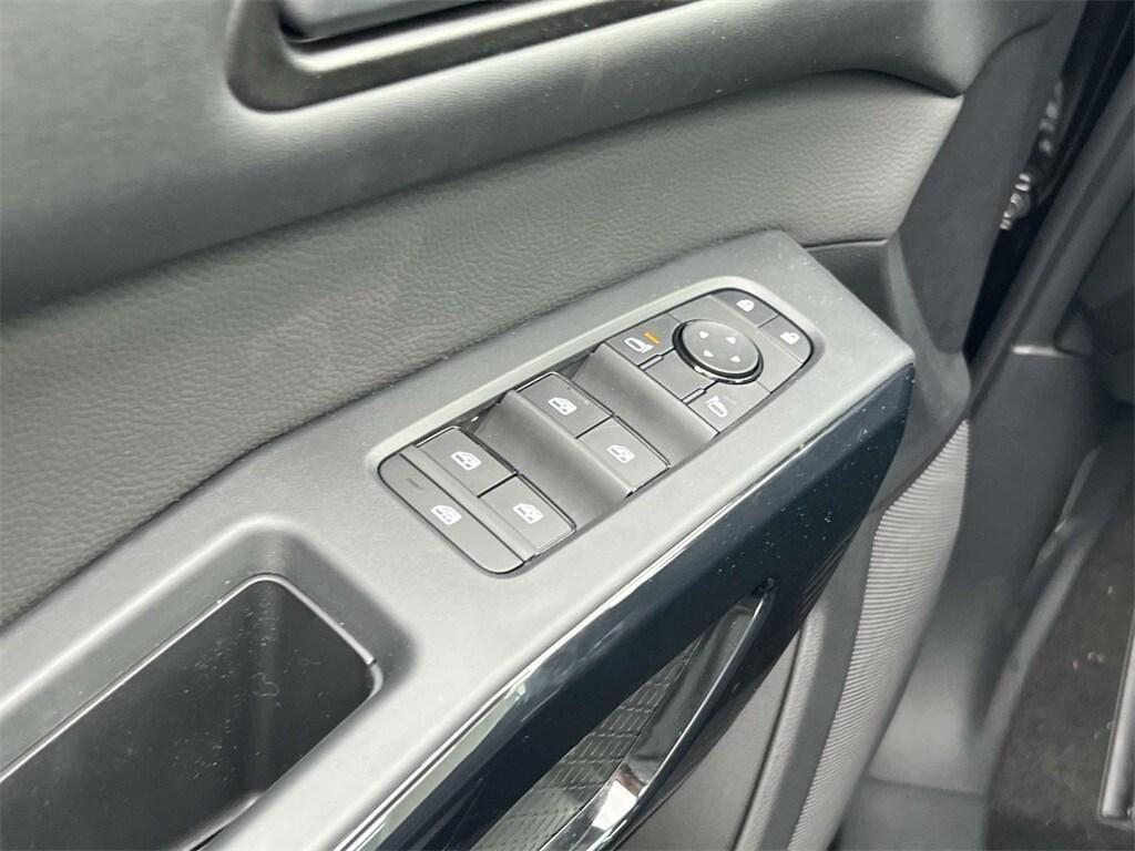 new 2025 Nissan Pathfinder car, priced at $40,450