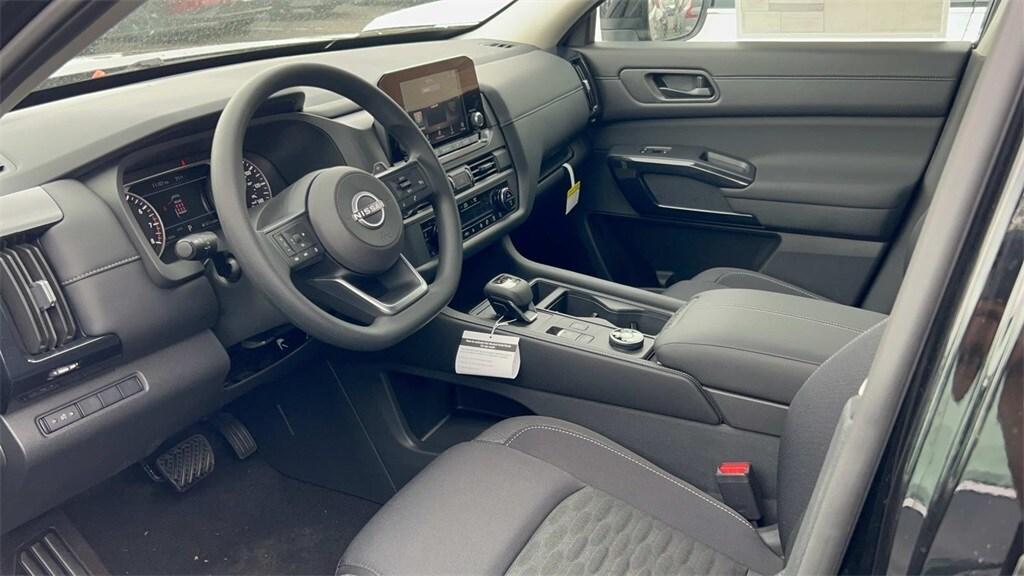 new 2025 Nissan Pathfinder car, priced at $40,450