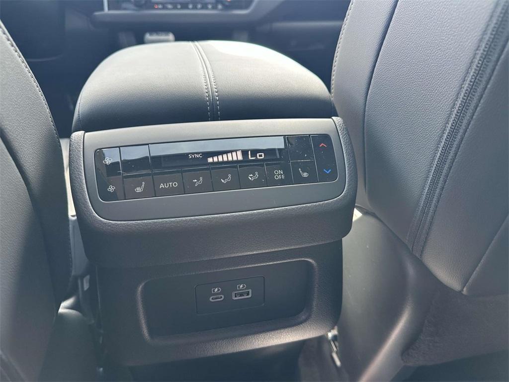 new 2025 Nissan Pathfinder car, priced at $50,600