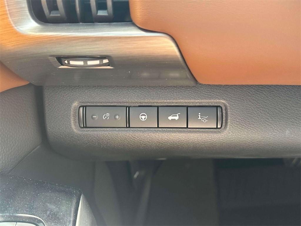 new 2025 Nissan Pathfinder car, priced at $55,205