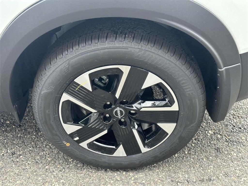new 2025 Nissan Kicks car, priced at $27,180