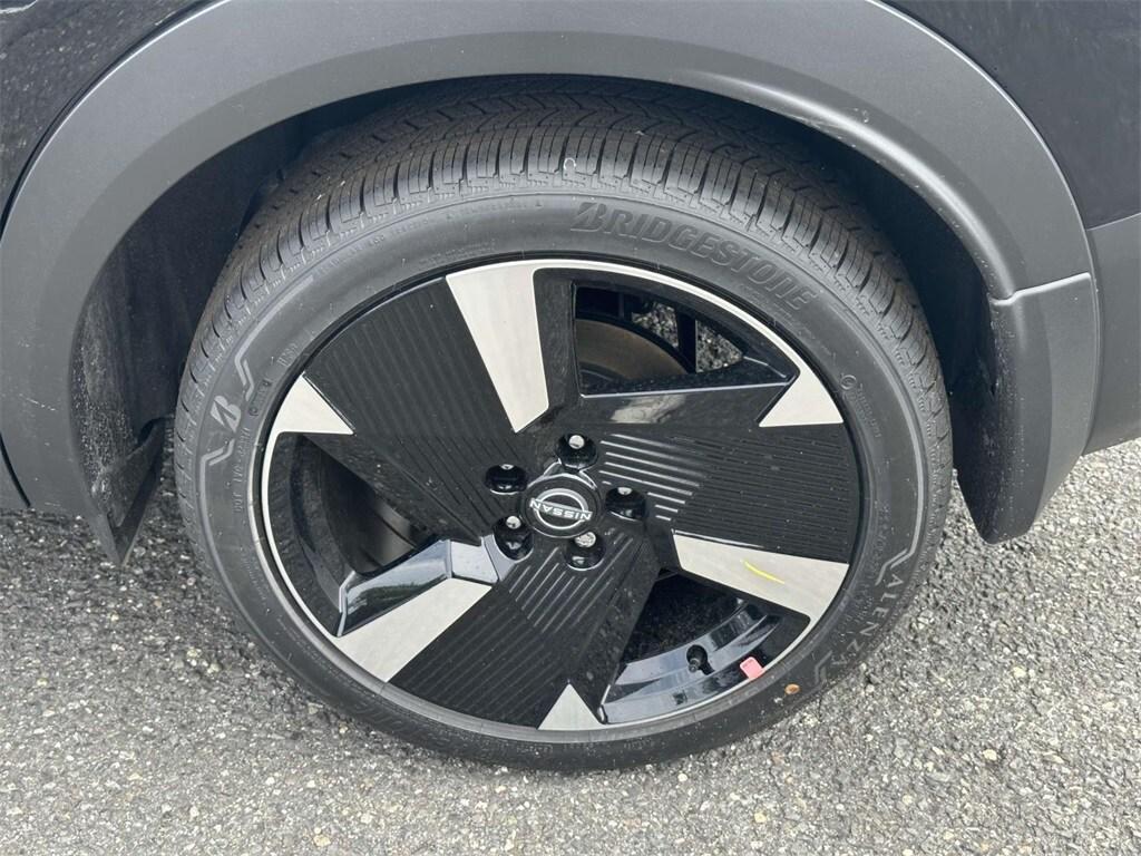 new 2025 Nissan Kicks car, priced at $29,885