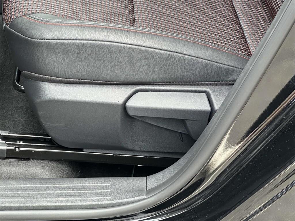 new 2025 Nissan Kicks car, priced at $29,885