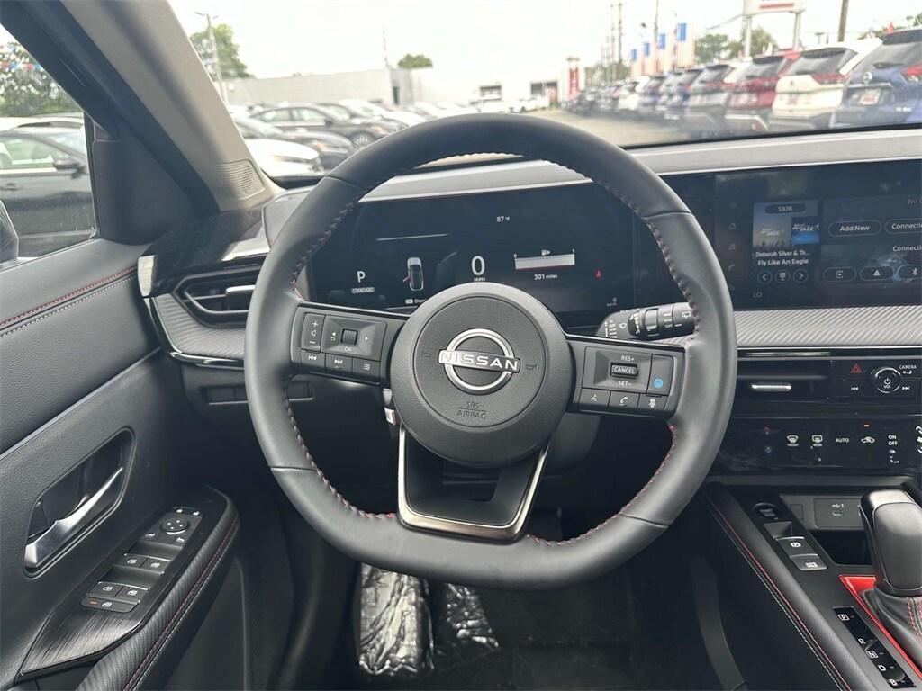 new 2025 Nissan Kicks car, priced at $29,885