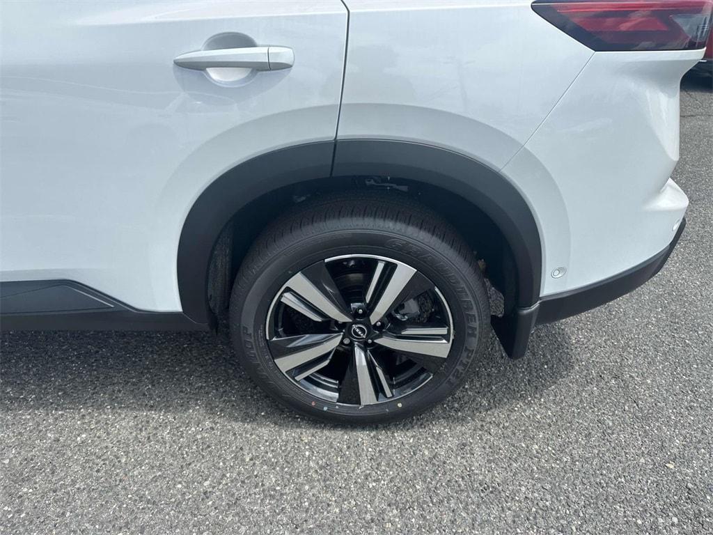 new 2025 Nissan Rogue car, priced at $44,275