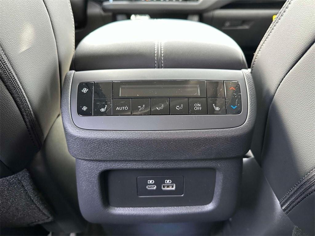 new 2025 Nissan Pathfinder car, priced at $50,725